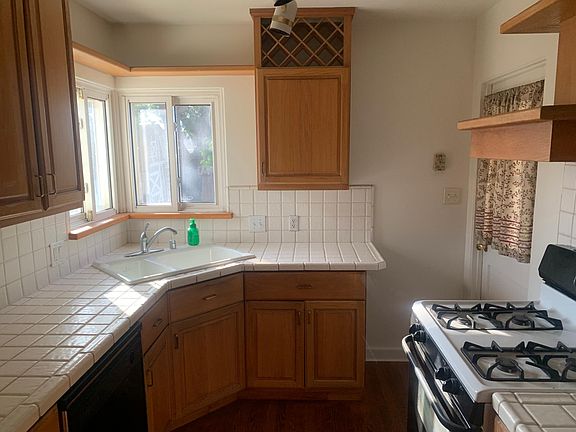 5th image of 3922 Donna Ave
