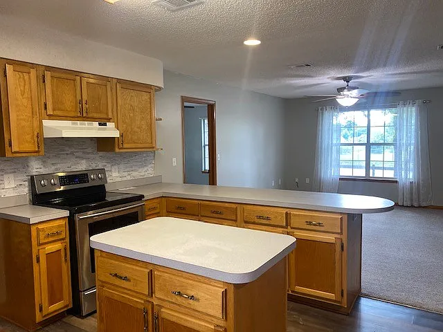 5105 Lake Dr — Photo 7