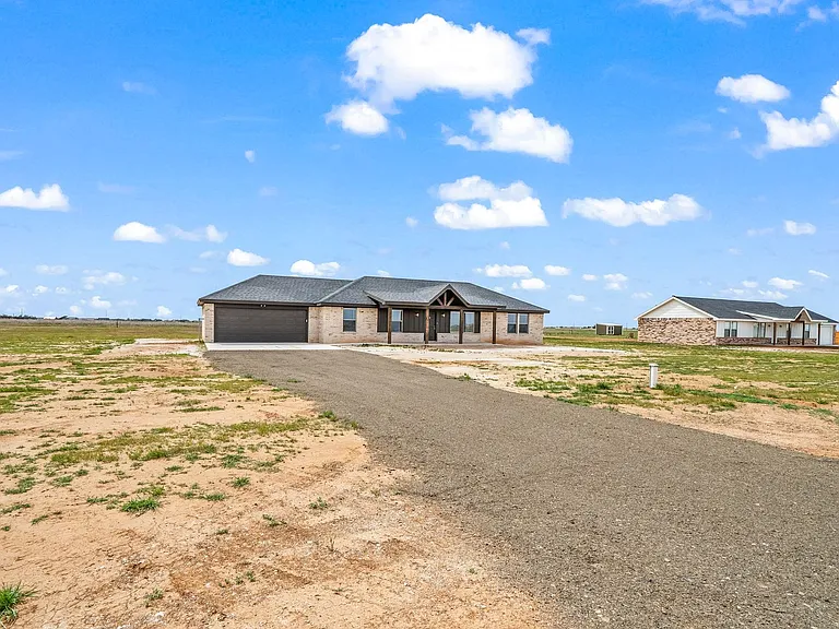 8907 N County Road 3200 — Photo 13