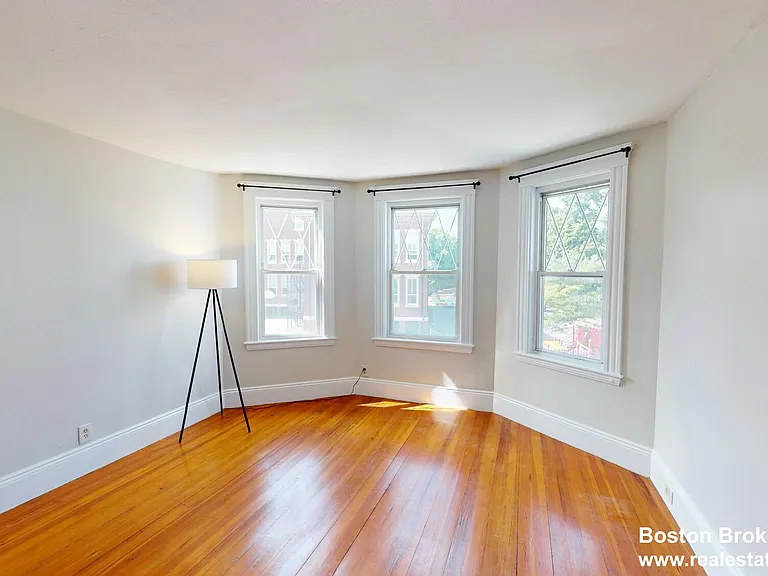 30 Roseclair St #2 — Photo 5