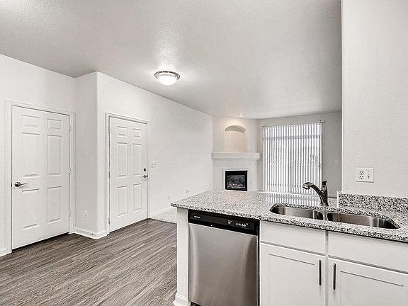 5th image of 1300 S Willow St #1B-1Ba-858Sqft