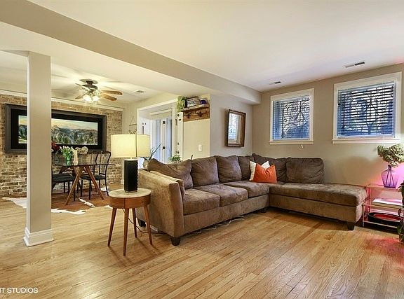 2nd image of 549 W Belden Ave APT Gfe