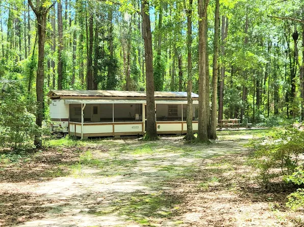 135 Knott Dr, Eutawville, SC 29048