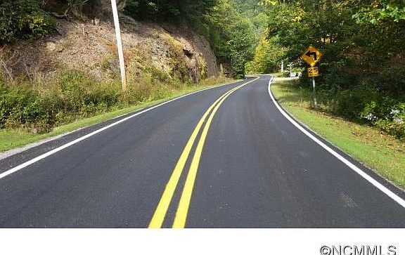 2nd image of 118 Wagon Wheel Way