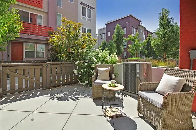 369 Reading Pl — Photo 17