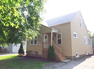 821 Bangs St, Aurora, IL 60505