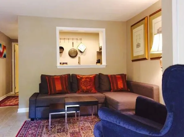 232 12th St SE #B, Washington, DC 20003