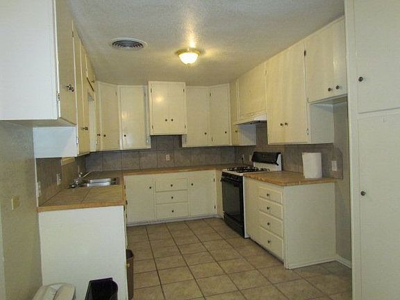 4th image of 1500 N Washington Ave