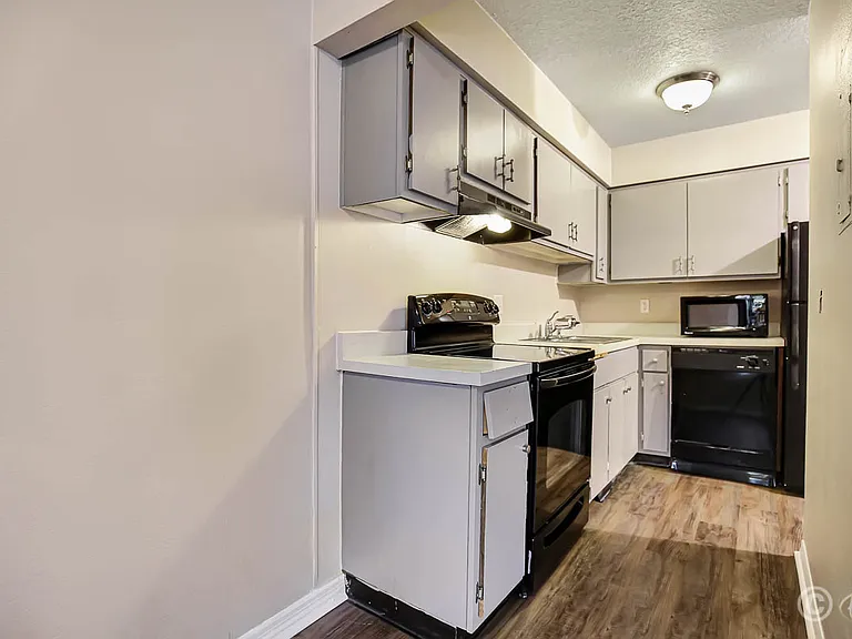 4995 Cobia Dr SE #D — Photo 7