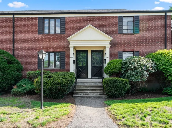 960 Belmont St #44, Watertown, MA 02472