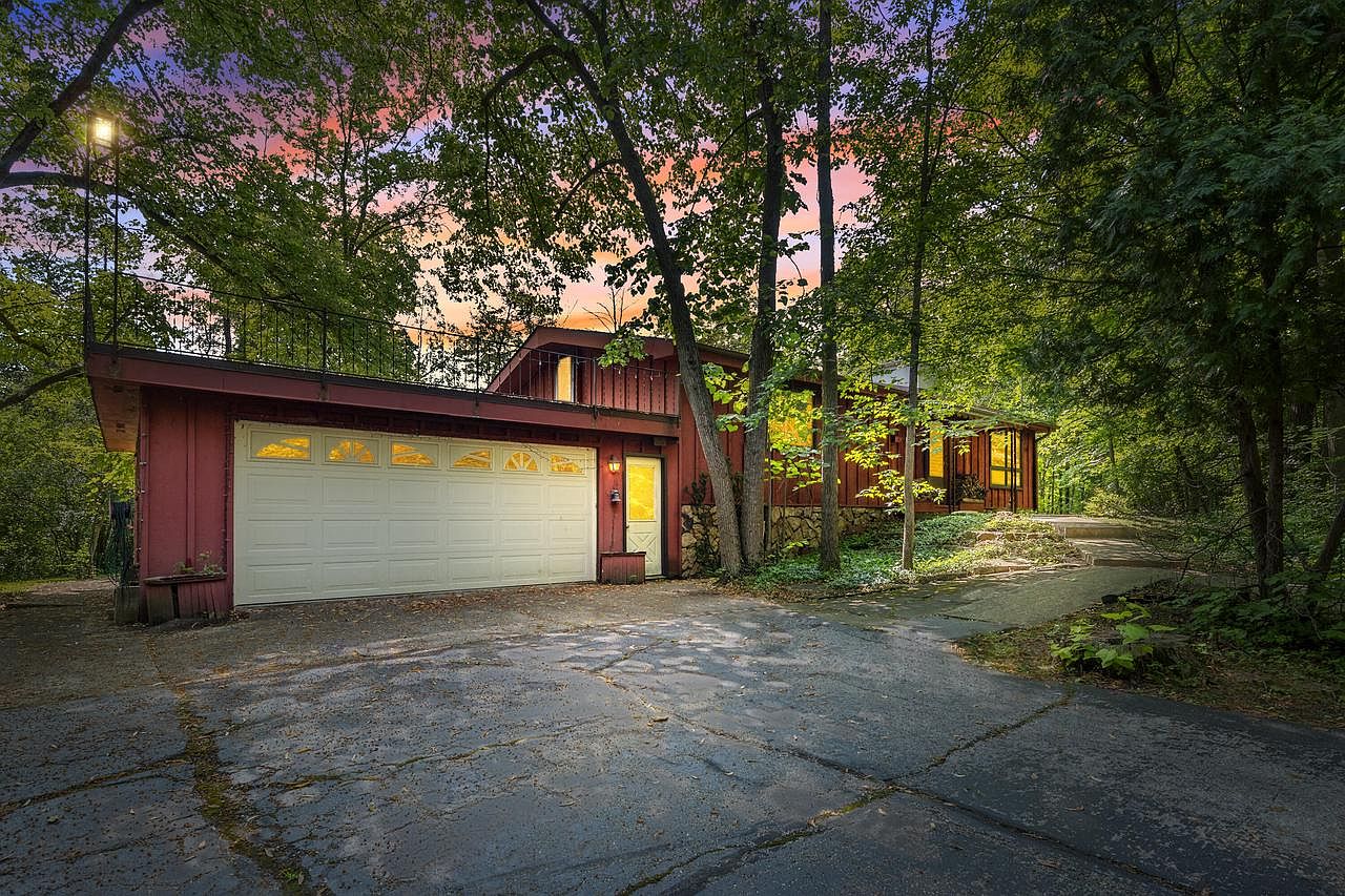 8410 South 20th STREET, Oak Creek, WI 53154 | Zillow