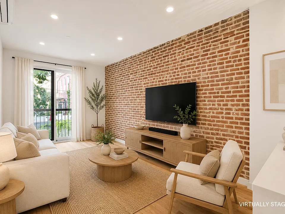 441 Irving Ave #2