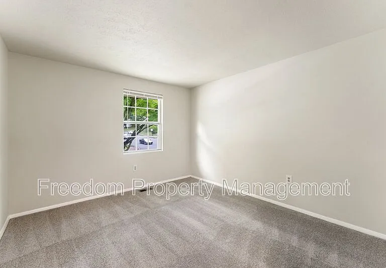 2516 Tabor Ct — Photo 23