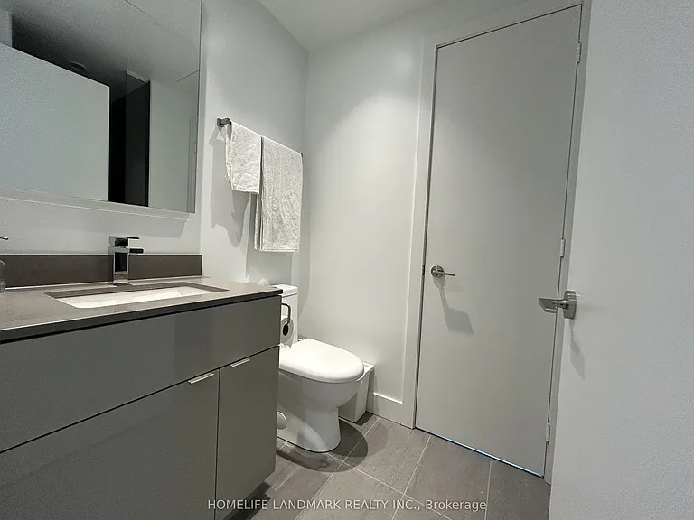 7 Grenville St #3410 — Photo 14