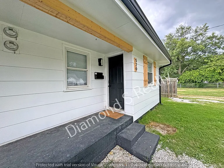 Park Duplex, Spfd — Photo 2