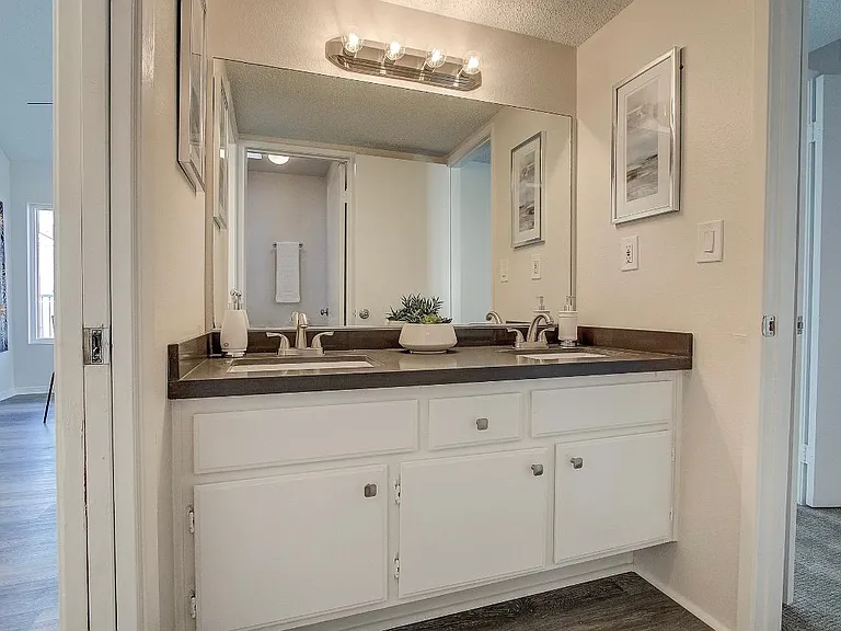 628 Daisy Ave #401 — Photo 5