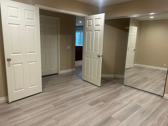 Bedroom / Study looking to entry hall way.