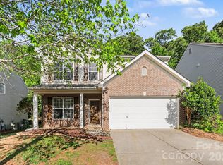 9823 Jeanette Cir, Charlotte, NC 28213