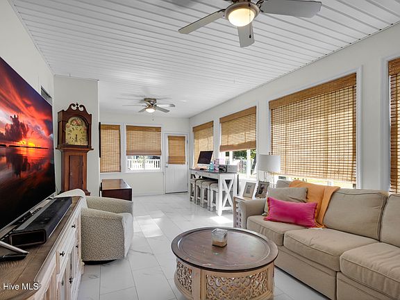 4th image of 113 Bermuda View