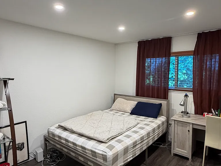 2558 Crown Dr — Photo 5