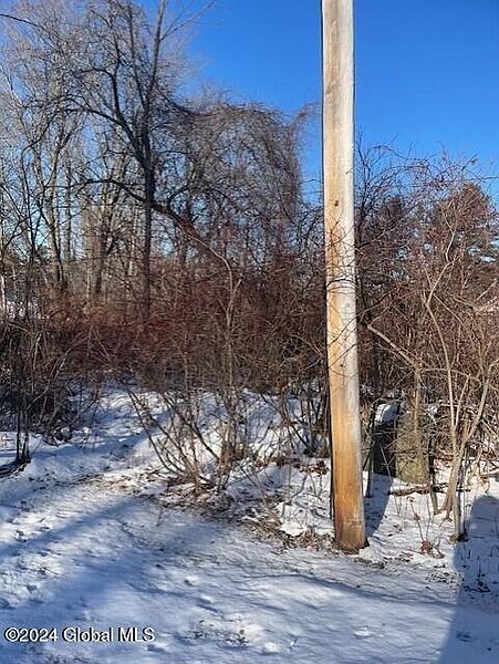 3rd image of 524 Lakeview Road