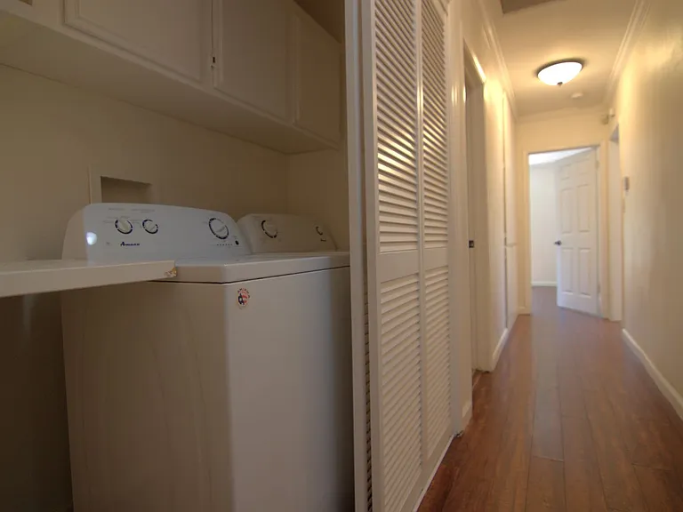 6730 Balboa Blvd — Photo 18