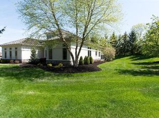 12 Governors Club Dr, Xenia, OH 45385