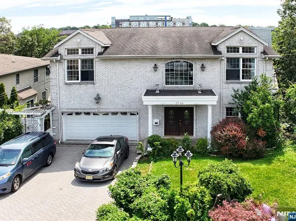 2186 Jones Rd, Fort Lee, NJ 07024