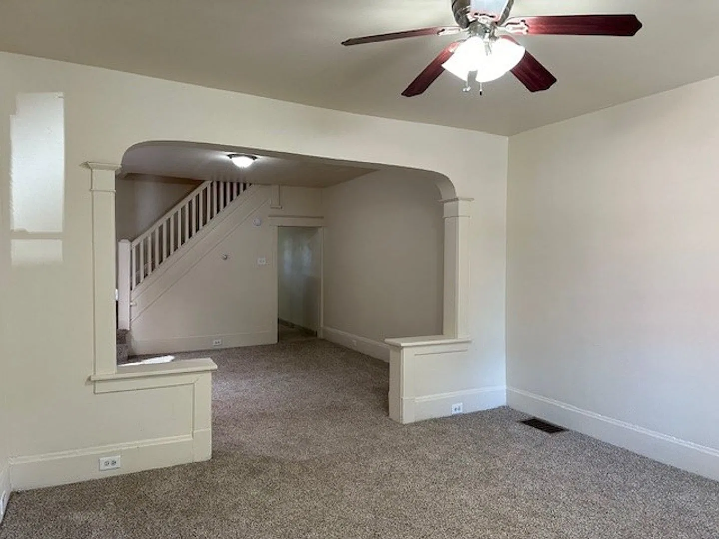 2 Bedroom 1 Bathroom Row Home For Rent In Harrisburg School District. — Photo 2