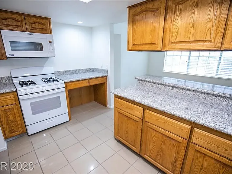 1125 Vegas Valley Dr — Photo 5