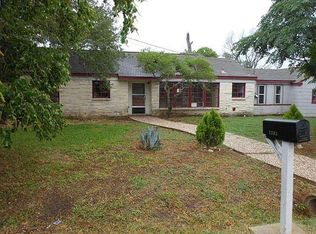 1313 E 27th St, Bryan, TX 77802
