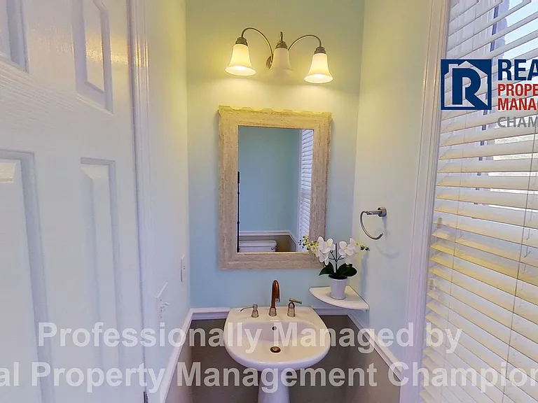 6229 Wrightsville Ave #H — Photo 11
