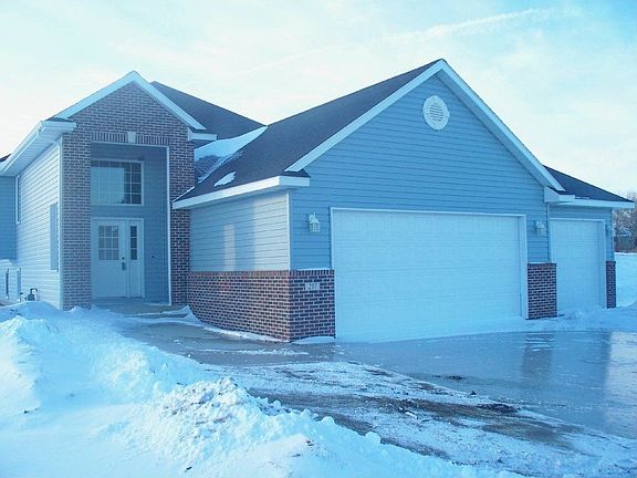 For Rent: 217 Falcon Run, Eagle Lake, MN 56024