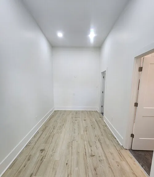 17 E Court St #32 — Photo 11