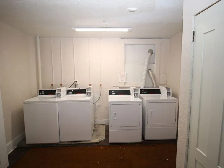 404 1/2 N Dewey St #7 — Photo 8