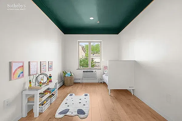 Bedroom, photo 2