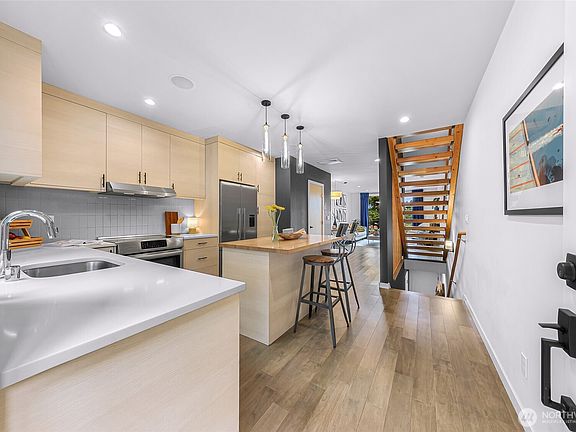 2nd image of 2265 14th Avenue W