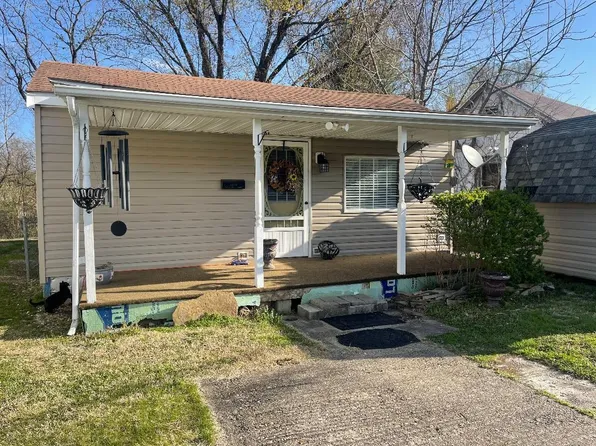 4622 Sunset Dr, Huntington, WV 25704