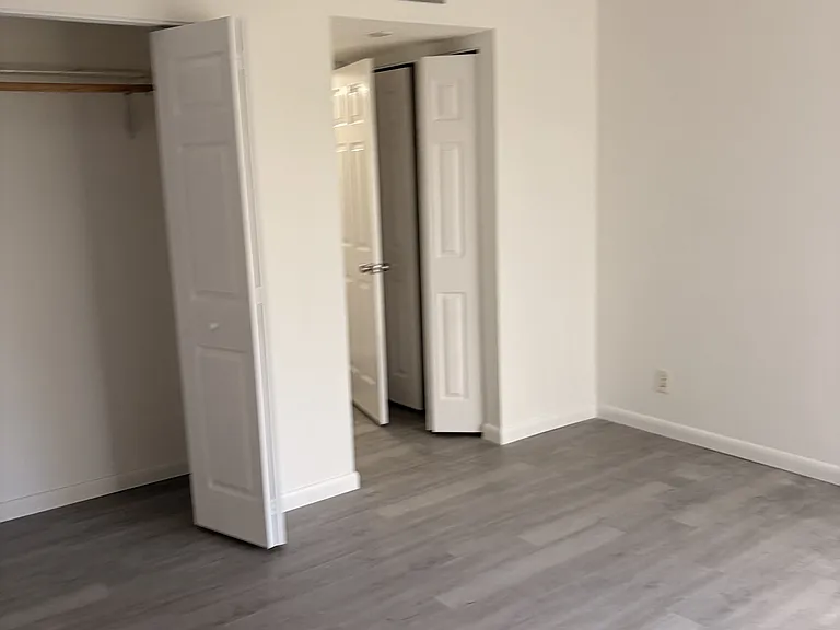 8540 N Sherman Cir #504-1 — Photo 6