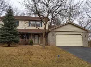 5274 Pepper Dr, Rockford, IL
