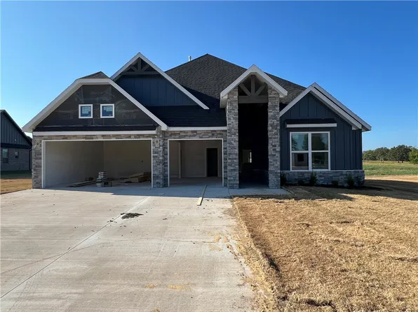207 Jenna Ln, Gravette, AR 72736