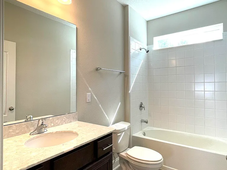 300 Thistleton Way — Photo 15