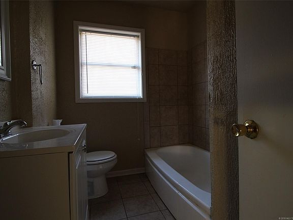 4th image of 520 W Urbana St