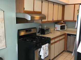 5 Staunton Ct #B, Farmington, CT 06032