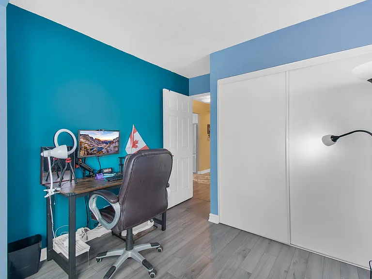 1 Lee Centre Dr — Photo 25