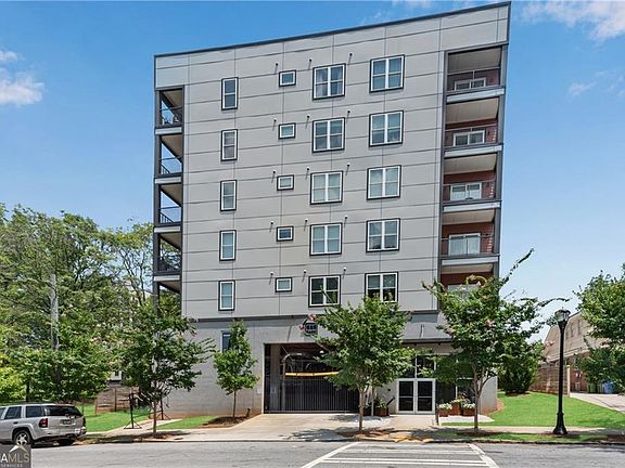 2nd image of 525 Parkway Dr NE #208