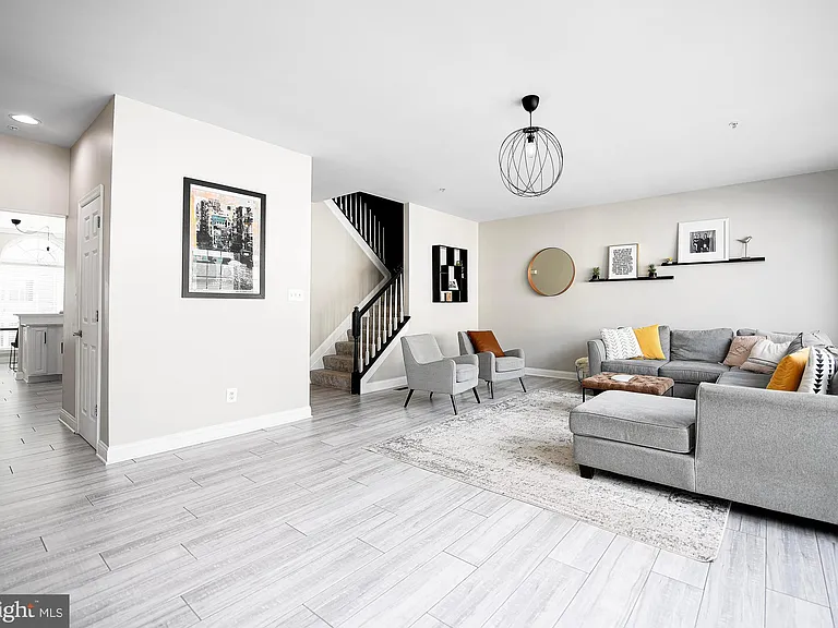 735 Perthshire Pl #61 — Photo 11