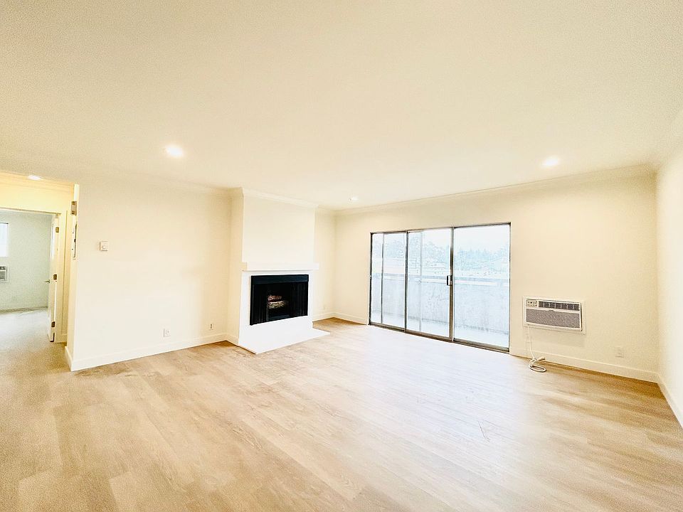 1st image of 3735 Bagley Ave #310