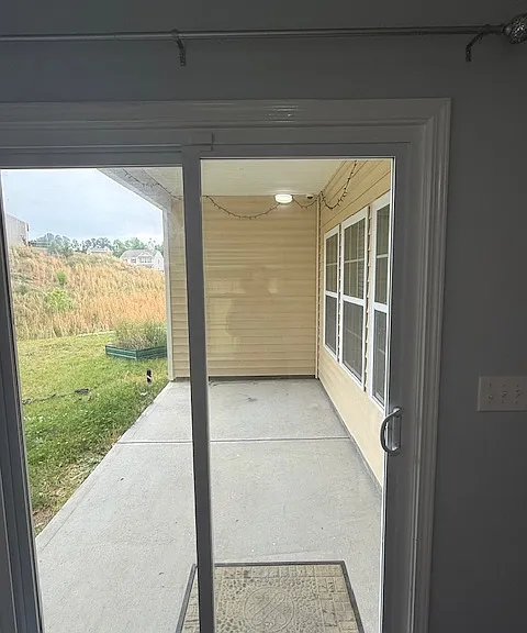 2705 Spring Valley Dr — Photo 4