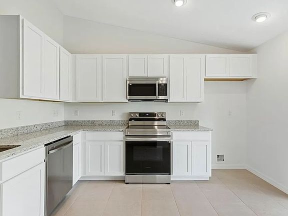 3rd image of 21 Buttonwood Ln #1